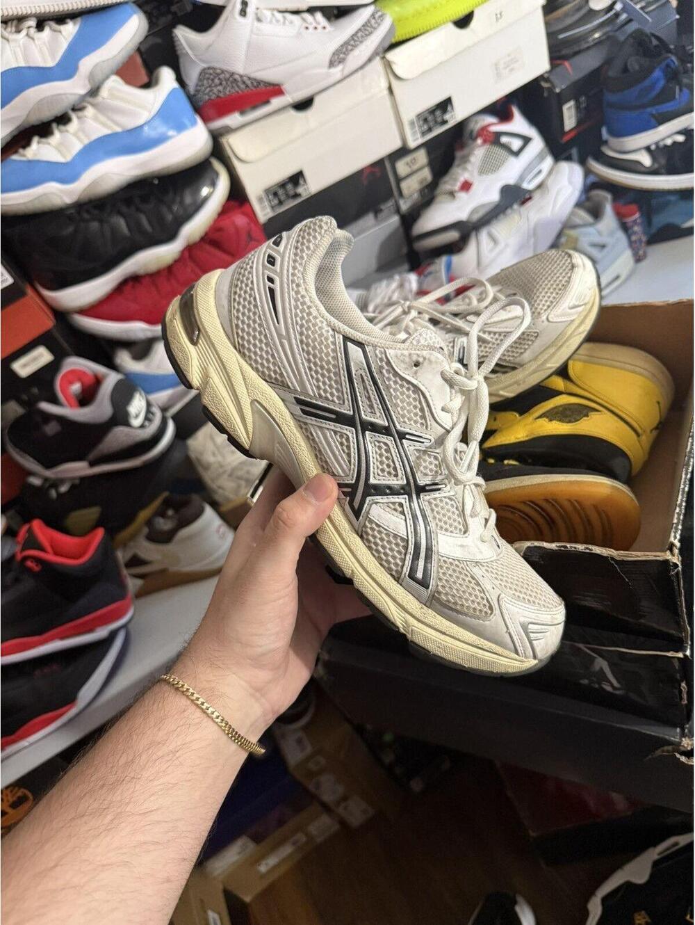 Asics 1130 beater sz 10.5